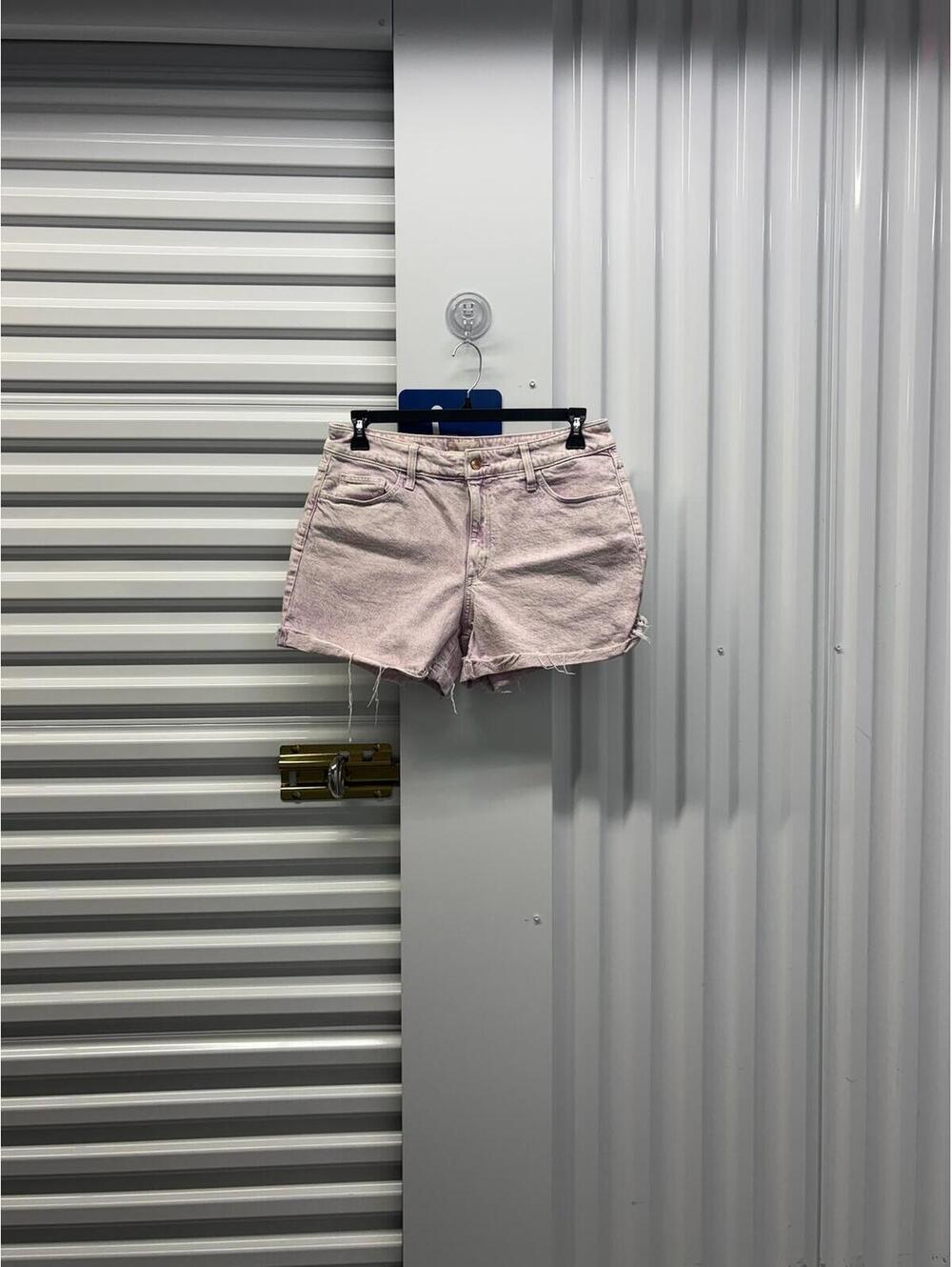 Universal Thread Women’s Size 12 Washed Pink Vintage Midi Denim Shorts